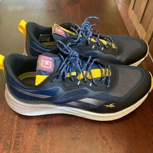 Reebok x National Geographic Floatride shoes. 7.5